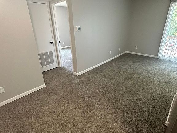 4th image of 1409 Sunset Dr APT 201