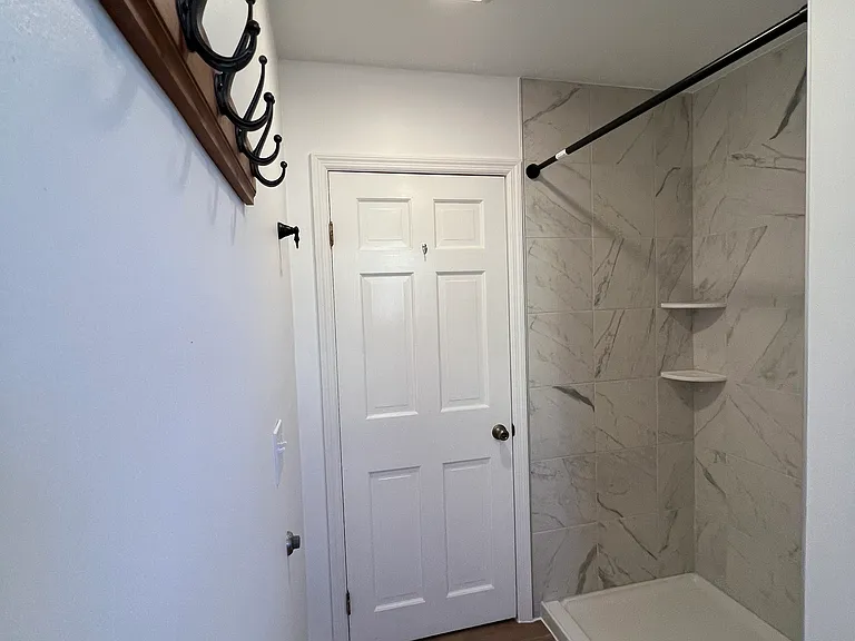 292 Pearl St #3 — Photo 8