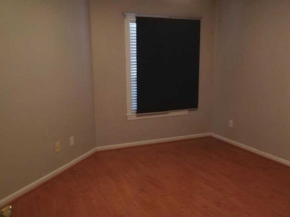 3rd image of 114 Breezewood Dr APT D