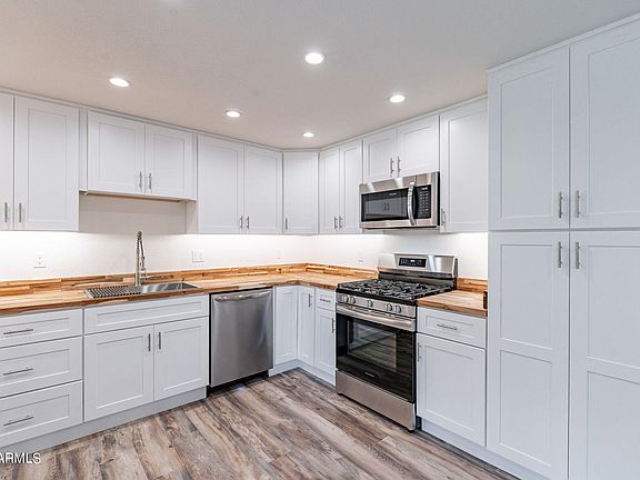 4th image of 3701 E FRIESS Drive