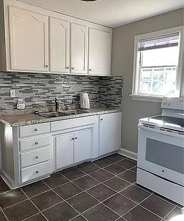 2nd image of 1001 Spencer Ave