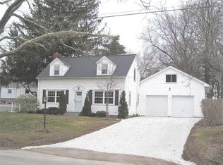 832 W Gore Rd, Erie, PA 16509