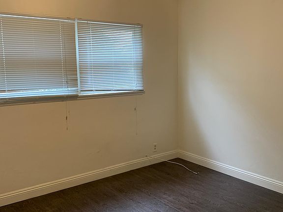 3rd image of 2280 S Barrington Ave APT 2
