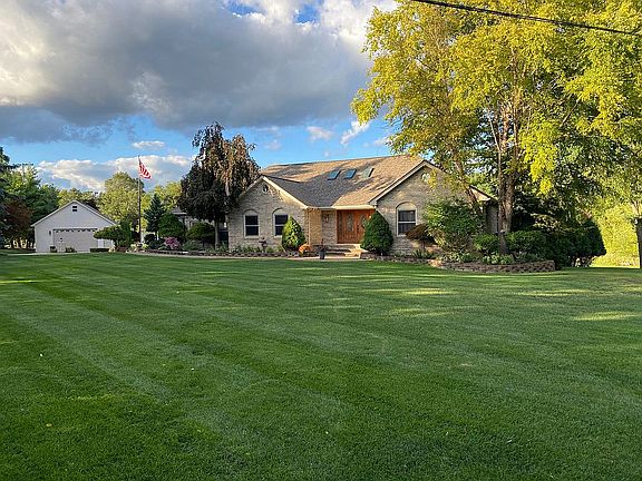 2nd image of 1457 Murray Dr