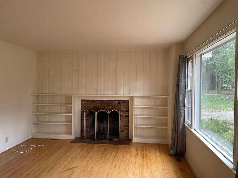 106 Silver Bluff Rd — Photo 2