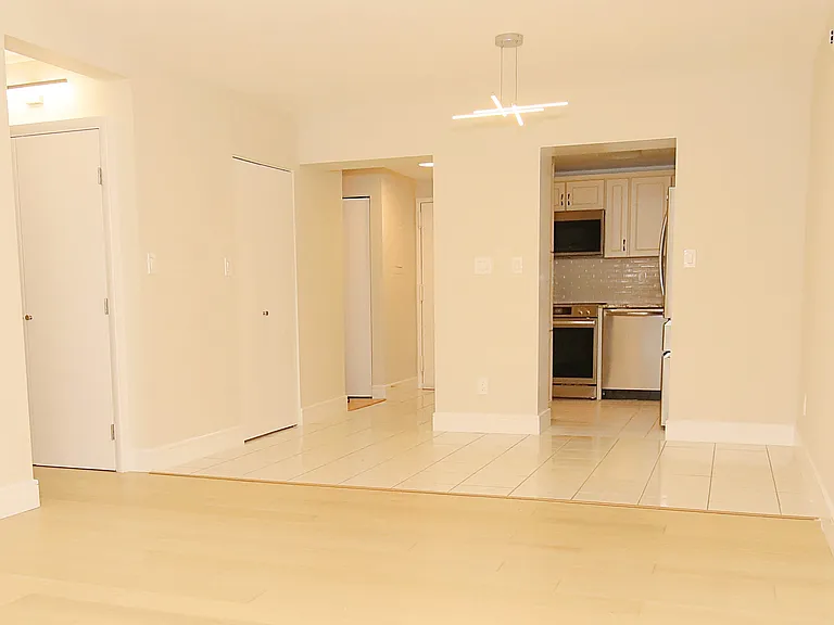 230 W Broadway #307 — Photo 7