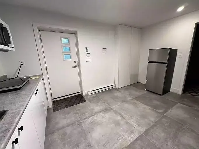 2 bed, 600 sqft, $2,000 — Photo 3