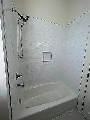 Cromwell Court — Photo 127