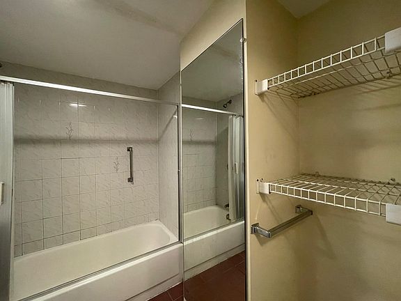 5th image of 12 Mount Auburn St