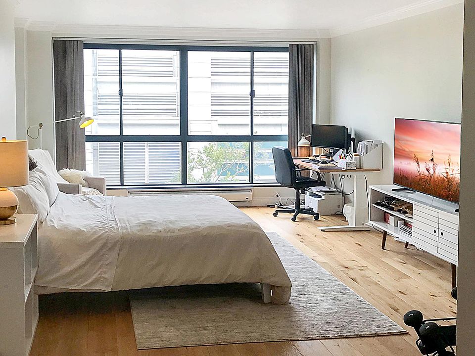 1st image of 300 3rd St APT 518