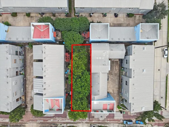 908 Andrews St, Houston, TX 77019