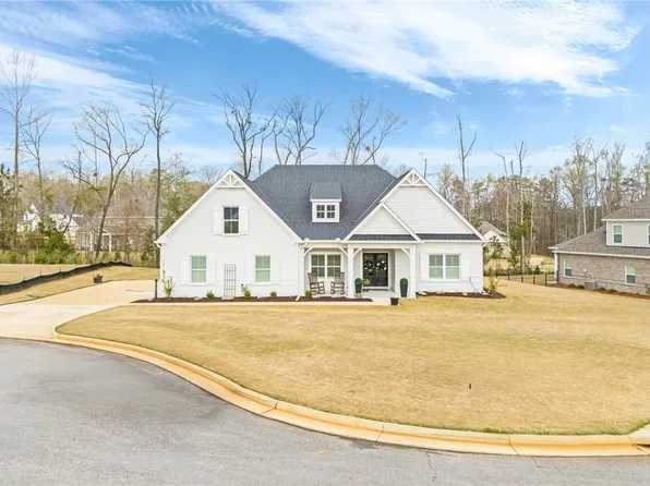 1416 Bramble Ln, Opelika, AL 36801