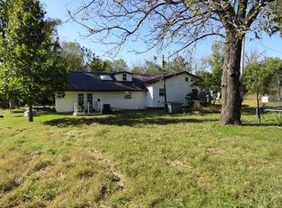 0104 E Vine, Longton, KS 67352