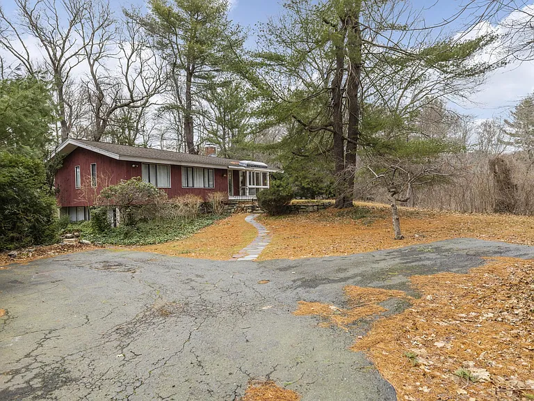 9 Peacock Farm Rd — Photo 18