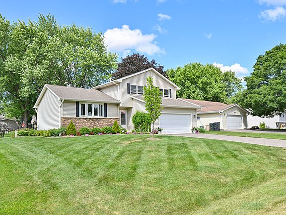 2nd image of 2109 Fairfield Rd