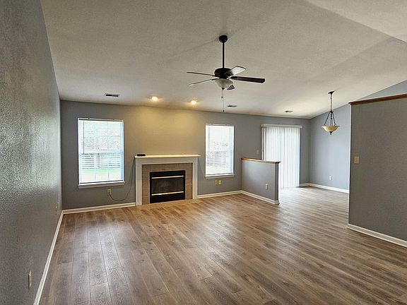 3rd image of 8419 Eagles Nest Dr