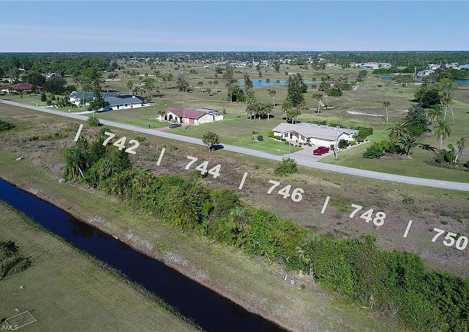 1st image of 744 Mirror Lakes Dr