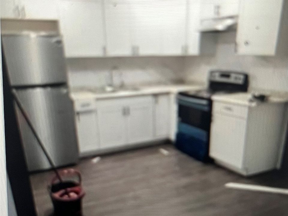 2nd image of 1554 SW Hickory Ave