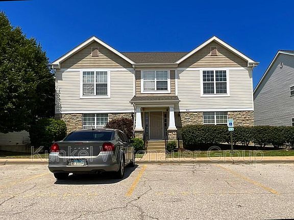 2nd image of 721 Tower Grove Dr APT C