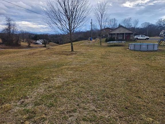 3rd image of 105 Hagood Dr