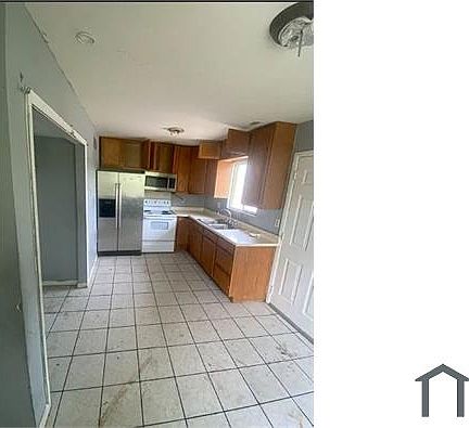 5th image of 2157 Preuss Rd APT B