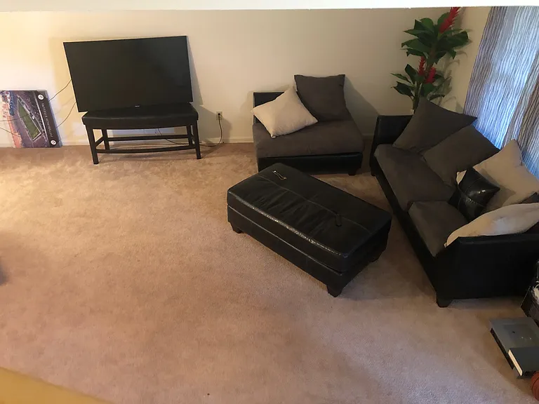 Hard wood family room1_07082019