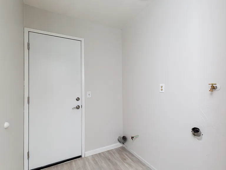 11355 Camarosa Cir — Photo 17