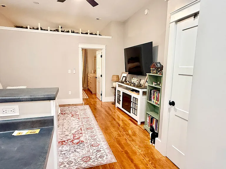 95 W Elm St #1 — Photo 9