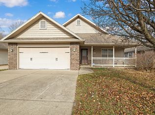 1221 E McClernon St, Springfield, MO 65803
