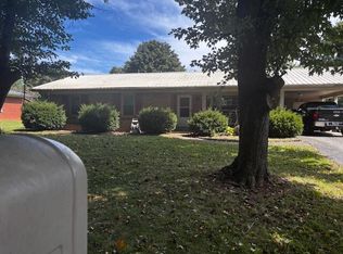 1018 Melody Ln, Lawrenceburg, KY 40342