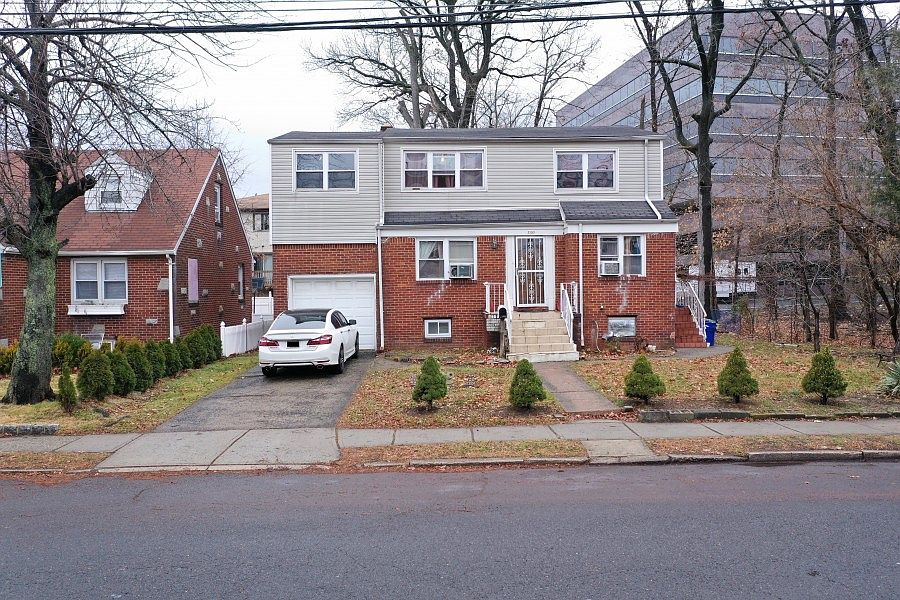 1st image of 2193 Linwood Ave #2193