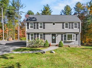 17 Summer St, Tyngsboro, MA 01879