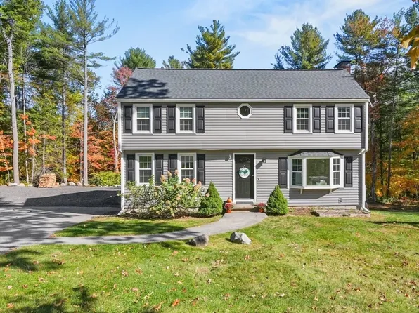 17 Summer St, Tyngsboro, MA 01879