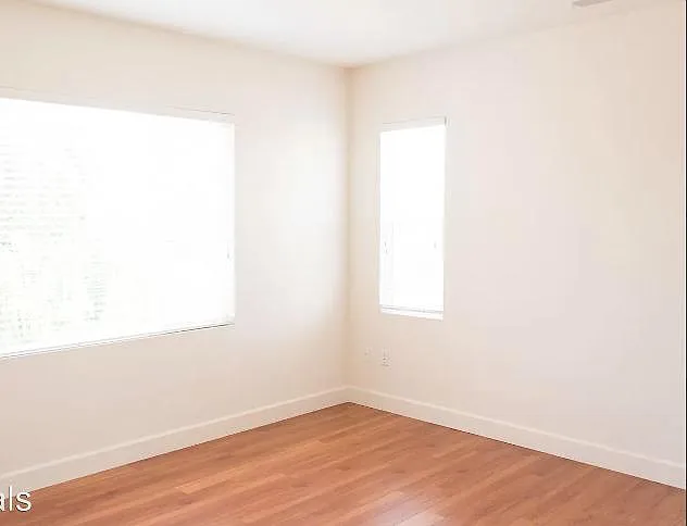 580 W Campania Way — Photo 10