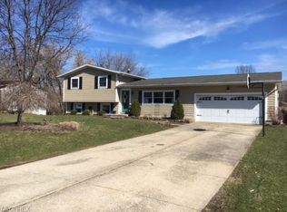 13512 Acorn Cir NW, Mogadore, OH 44260