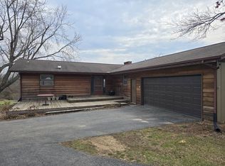 12351 E 820th St, Colchester, IL 62326