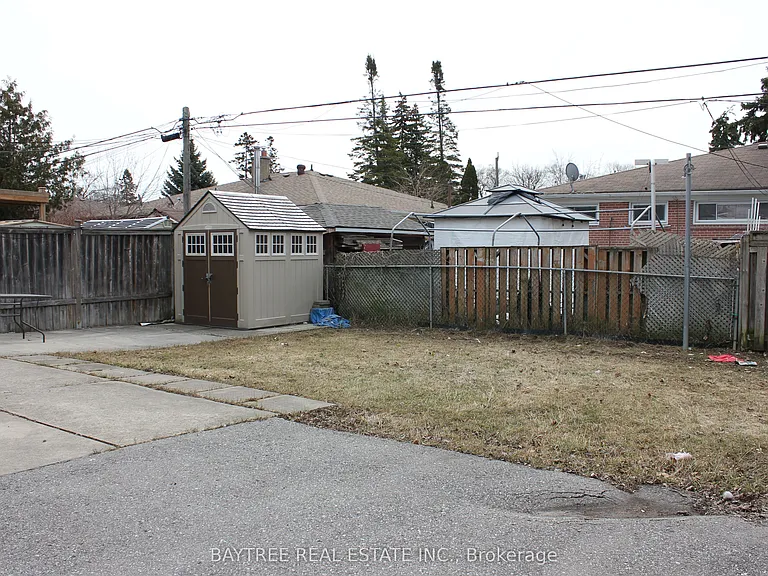 226 Beechy Dr #LOWER — Photo 24