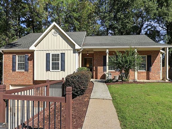 2nd image of 4860 Hampton Square Dr