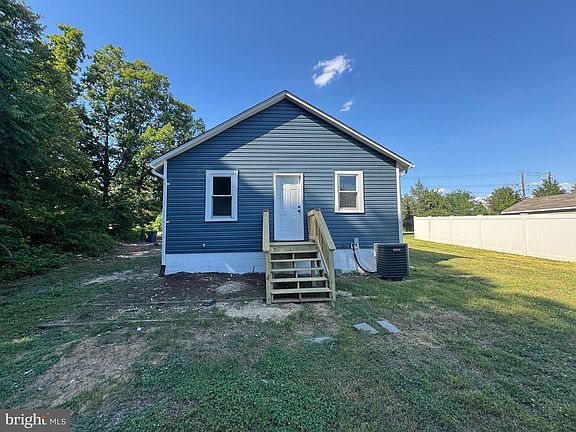 5th image of 3824 Lee Hill School Dr