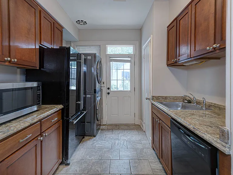 1521 Dixon Dr — Photo 22
