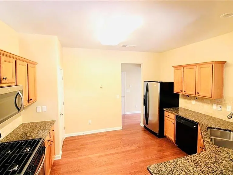 5430 Crestwick Way — Photo 6