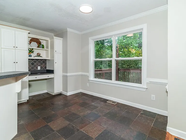 438 Bristol Rd — Photo 17