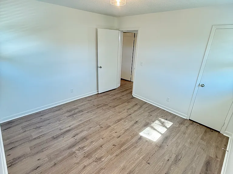 214 Rosehill Dr #B — Photo 11