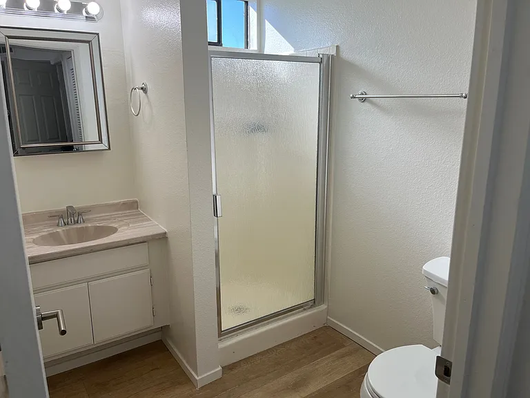 14610 Erwin St #208 — Photo 5