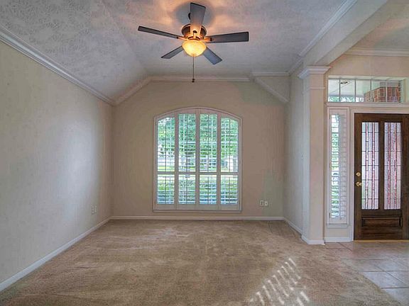 5th image of 1110 Cheddar Ridge Dr