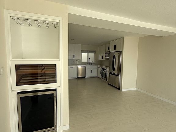 4th image of 18219 Coastline Dr