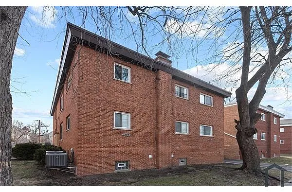 Building Photo - 722 Walnut St #1W