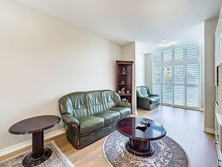 18 Harding Blvd #121 — Photo 18