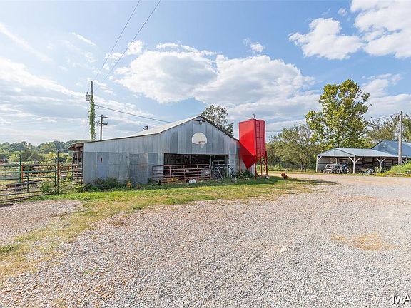 5th image of 444 Ripley Rte N