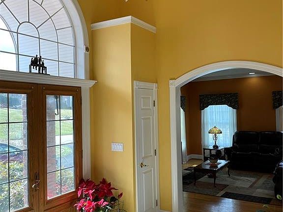 3rd image of 105 Boulder Dr